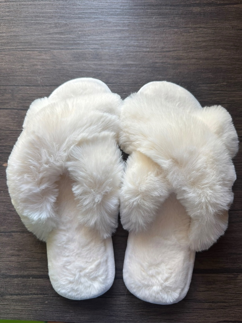 Soda Ivory Faux Fur Crossband Cozy Slippers Women’s 7-8